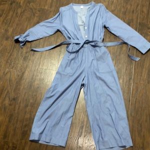Old Navy,medium size blue jumper(like new)